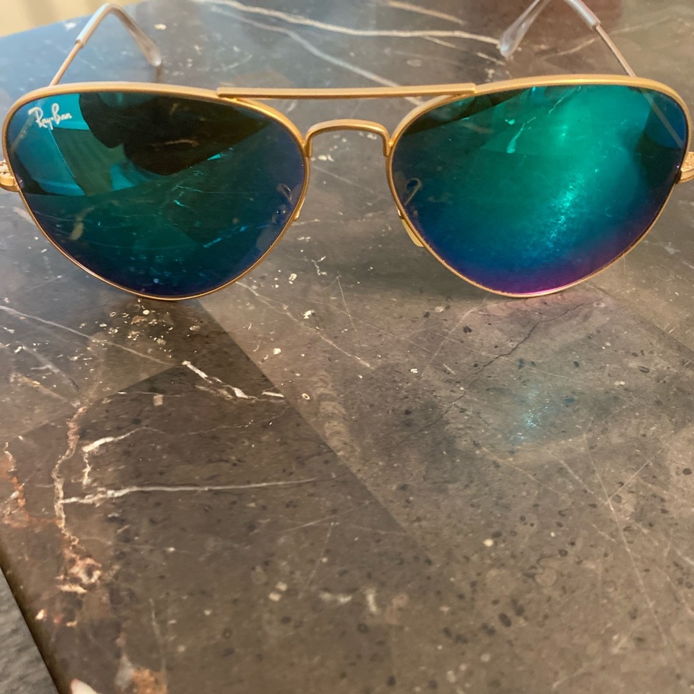 Green flash ray ban aviators